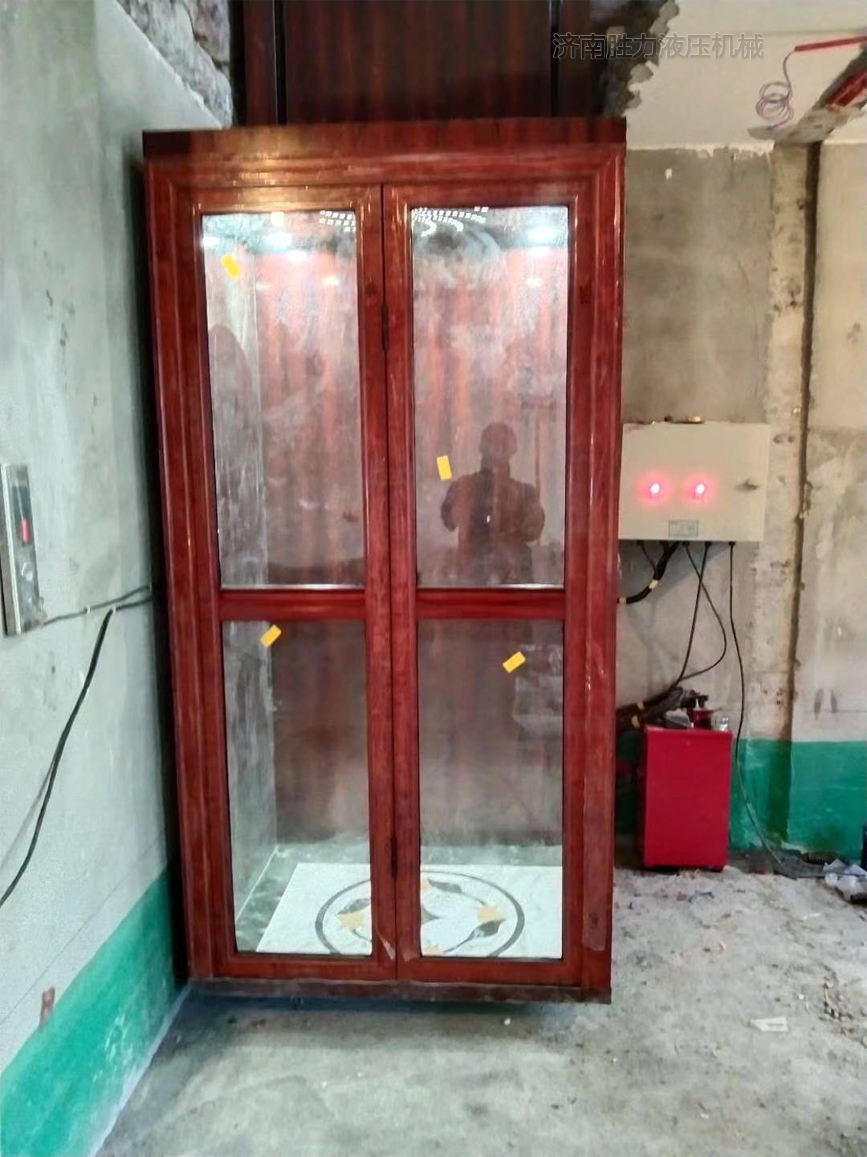 家用小型電梯在西安安裝完畢！